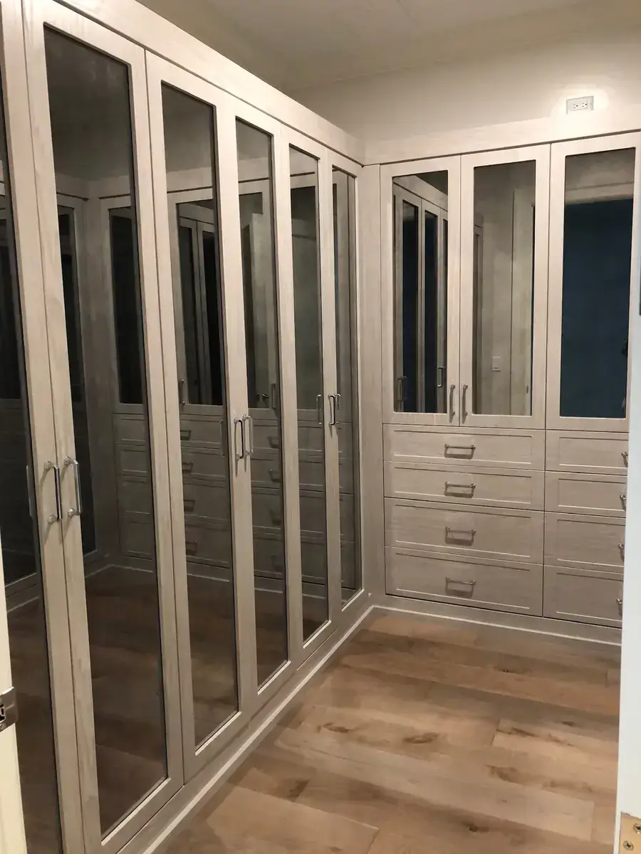 Grey Full-Wall Mirrored Wardrobe Walk-In